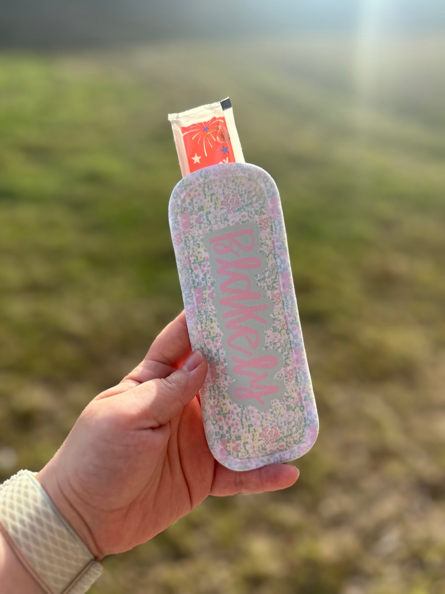 Grandmillennial popsicle holder