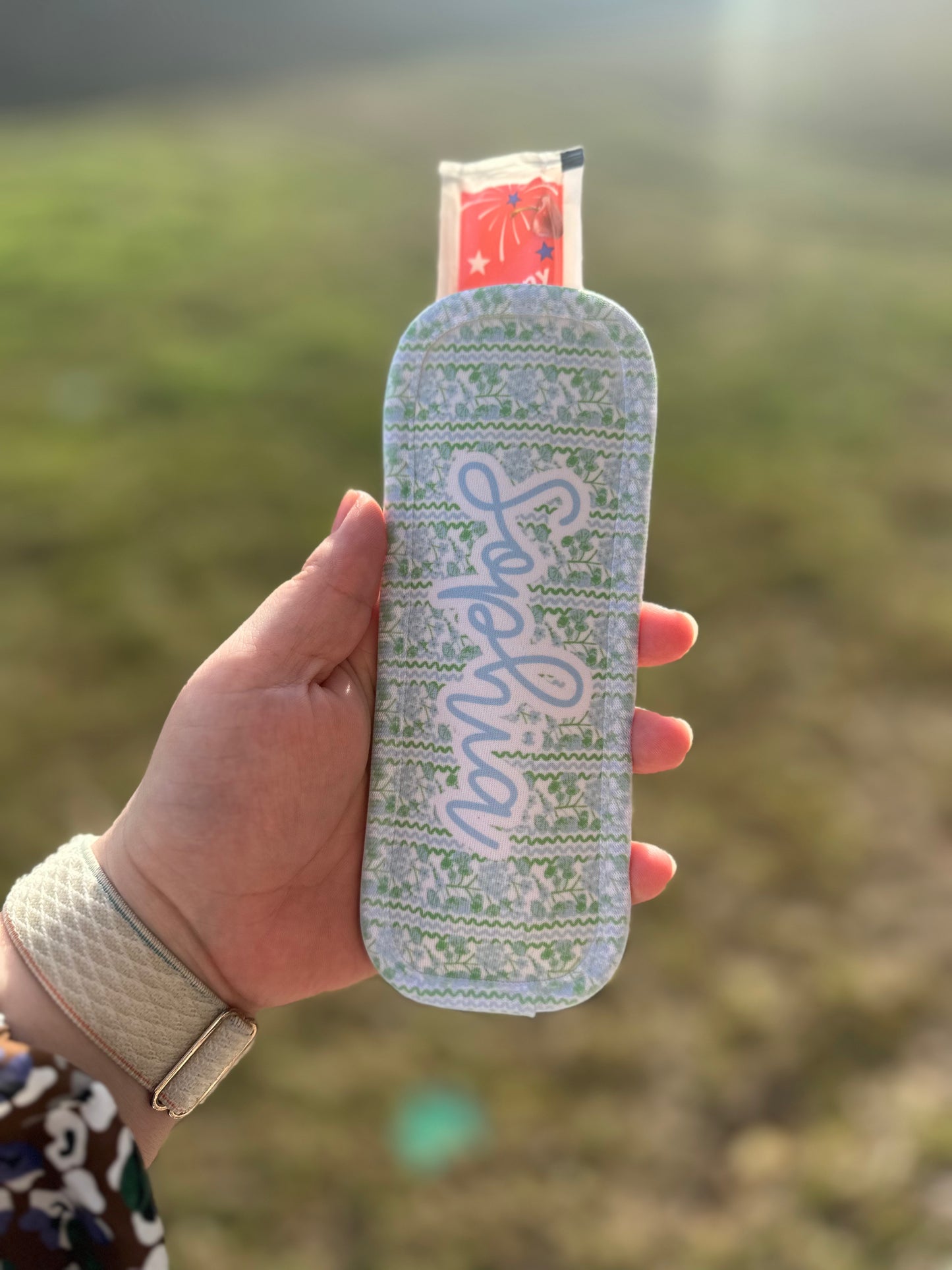 Grandmillennial popsicle holder